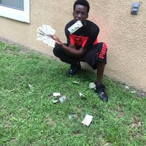 Meet your Posher, Xavier